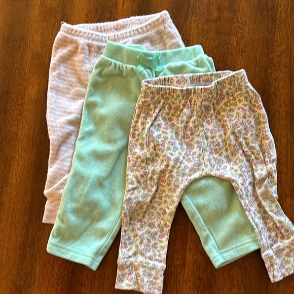 6-9 month bundle of baby girl clothes (18 pieces) - Picture 9 of 9